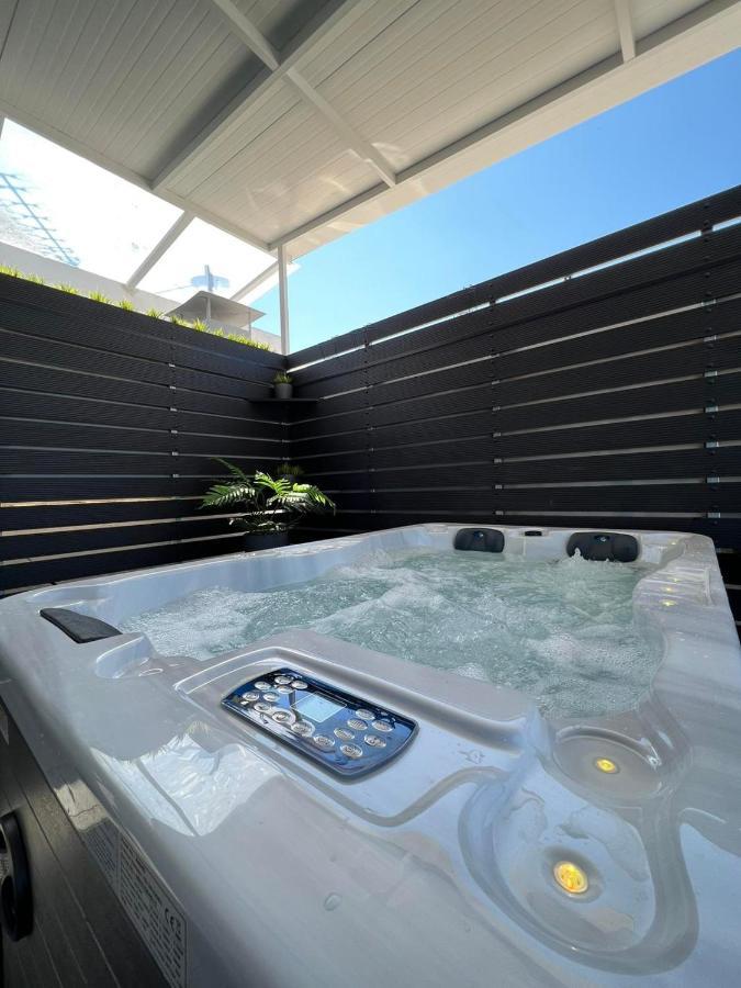 Loft Spa Greece - Enjoy Our Jacuzzi Kalamata Exterior foto