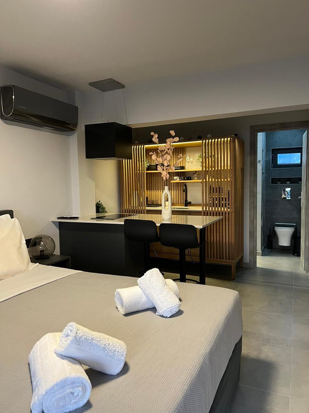 Loft Spa Greece - Enjoy Our Jacuzzi Kalamata Exterior foto